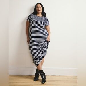 Universal Standard Iconic Geneva Short Sleeve Crewneck Mid Dress 14/16 Stripes